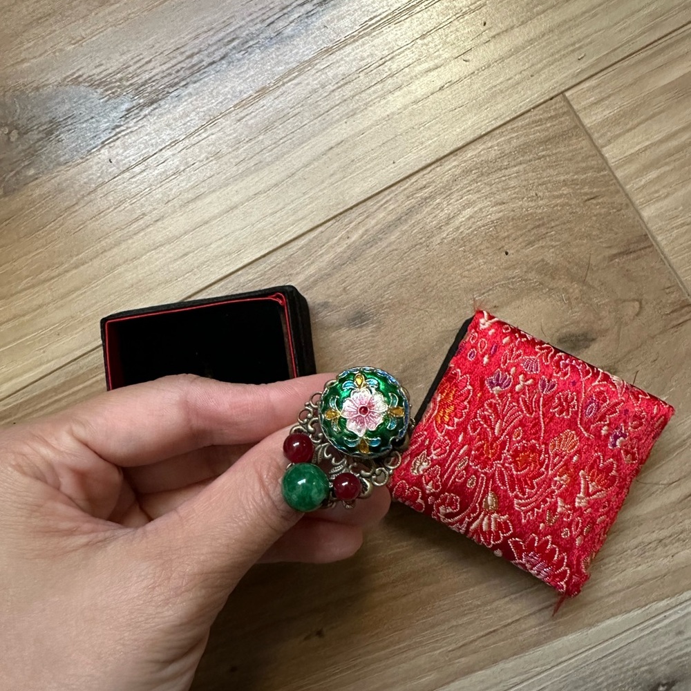 Exquisite Floral Ring